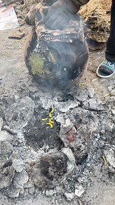 197K views · 3K reactions | Traditional Gujarati Dish ubadiyu clocked over Buffalo Gobar Upla掠 #ubadiyu #gujarati #food | Desi Bhukkad | Facebook