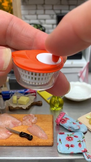 Tiny Miniature Salad for a Mouse: Cute Mini Kitchen Fun!
