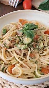 SPAGHETTI WITH ZUCCHINI AND TUNA #spaghetti #zucchini #tuna #lacucinadirita