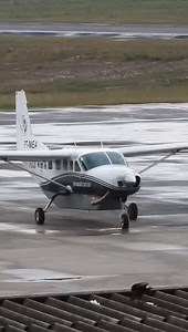 Esse tem história Cessna 208B Grand Caravan "PT-MEA" nas cores da Azul Conecta no acionamento e táxi para a pista ativa do SBEG. O PT-MEA foi um dos primeiros Caravan a desbravar o Brasil no início dos ano 90, através da antiga Brasil Central. Também merece destaque a passagem na TAM e pelo grupo FlexAero. #aviacaoamazonia | Aviação Amazônia