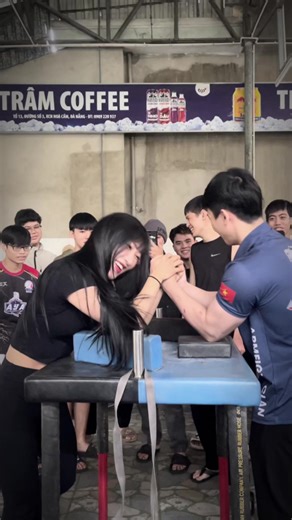Arm Wrestling Showdown: Stunning Korean Girl Wins