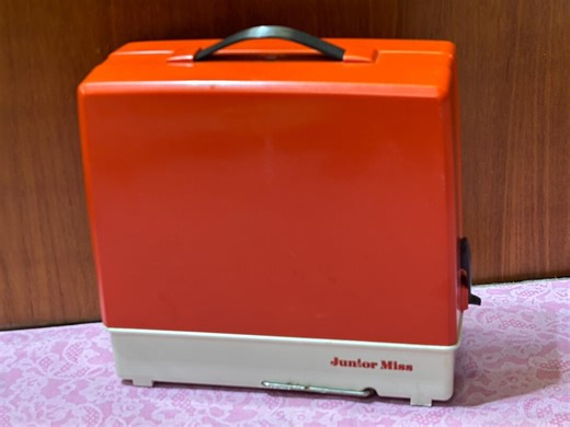 Vintage Junior Miss Sewing Machine From the 1960s-1970s - Etsy