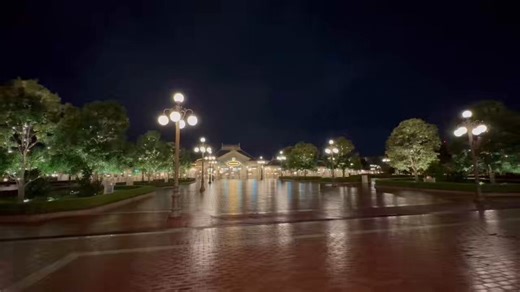 雨上がりの独り占めディズニーランドのエントランスで深呼吸してきました😮‍💨🫶
