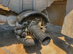 656K views · 3.9K reactions | How to repair truck brake shoes #skills #trucks #brakes #tools #mechanics | PAK_AutoWheels | Facebook