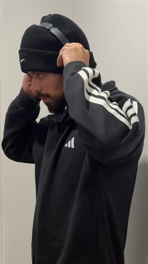 Ricardo Carranza on Instagram: "Polar Vortex Run 🧊 Day 166/365 #Run #polarvortex #ontario #winter"