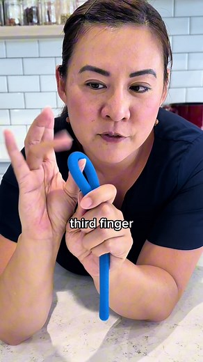 Using this fun stretchy toy found in Kmart Australia, I share 5 movements to help develop and strengthen hand strength and fine motor skills. #finemotoractivities #kidsactivities #simpleplayideas #fingergym #finemotorplay #ndisprovider #adelaide #aimtothrive #developmentaleducator