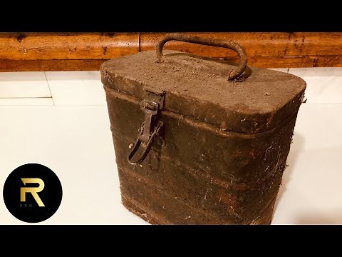 Restoration - Old Rusty Military Box from World War II