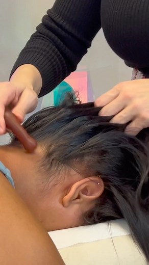 Dr. Brenda Mondragon, DC on Instagram: "You’re FULL of Knots! Crunching them until they’re gone! #chiropractor #asmr #fyp"