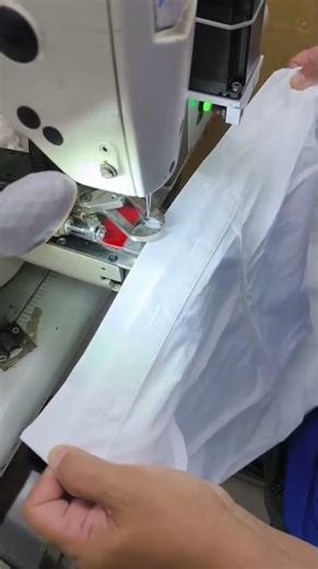 Automatic button machine