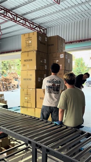 We can help you ship small cargo or like big cargo.#cargo #logistics #shipping#fyp #warehouse