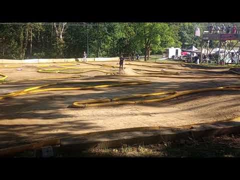 4×4 short course truck racing