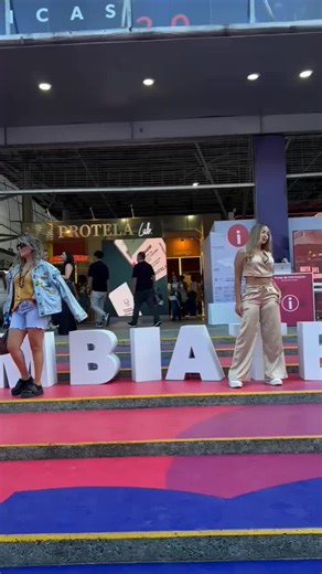 #colombiatex #colombiatex2025 #modacolombiana #streetwearfashion #modacolombiana🇨🇴 #diseñocolombiano #viralmoda