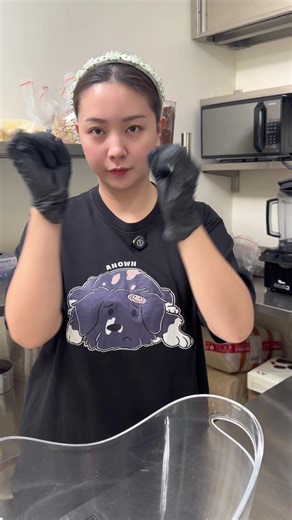 PLEASE jangan tanya lagi kenapa mahal bgt🥹 kalian cobain aja kacang pistachionya berasa sampe kesedek bulir2 awkkwkw , pistachio yang kita pake uda roasted dan gede2 banget, bisa kebayang ga suh GURIH NYA GIMANA, plus si medjool dates ini ternyata di cemilin aja rasanya kaya permen caramel, SUSCANG uda tinggal 2 minggu lagi, makesure buat cobain ok? PO ADA DI STORY DAN BIO . SUSUCANG BUNDLE 699.000 ( ongkir 75.000 flat ) , dapetnya : - 2 botol 750 ml total 1500 ml - secret snack dari ampas pist