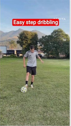 football easy step dribbling⚽#shorts #football #viralshort #trendingshorts