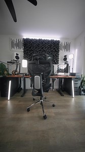 5.9K views | Musso X700 Ergonomic Chair: sleek, ergonomic, and truly smart. The star? Our GlideTrack system that naturally adapts to your posture, giving you seamless lumbar support even as you move. Plus, it's fully adjustable for your perfect sitting position. Experience intelligent comfort! | Musso EU | Facebook