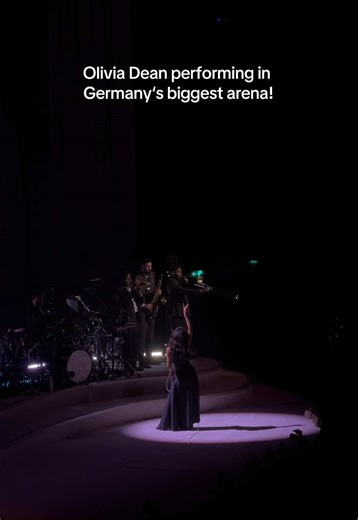 Welcome to Cologne @Olivia Dean 🤍 #lanxessarena #oliviadean #soeasy | olivia dean