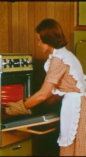 1970s Pop-Up Lasagna Maker Commercial | The Instant Italian Dinner (Parody)