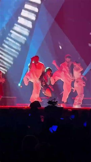 LISA SOLO PERFORMANCE — TOKYO DOME #blackpink #jennie #jisoo #lisa #rosé #kpop