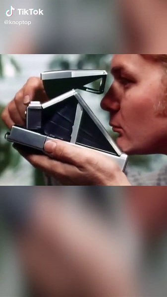 How the Polaroid SX-70 works. #polaroid #instantphotography #1970s #instantfilm #sx70 #amazingtech