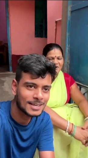 Who PAYS For Nomad Shubham's TRAVEL 🫢 #shorts