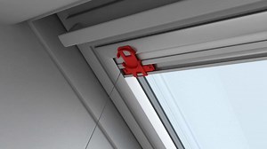 VELUX Install Video: Light-filtering Blinds