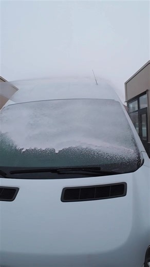 Procoat.nl Geef jouw auto een complete opfrisbeurt. Voor slechts 50 euro wassen wij jouw auto van binnen en van buiten en zorgen we dat hij er weer strak en fris bij staat. Instappen voelt weer als nieuw. Wat doen we allemaal: • Binnen en buiten wassen • Auto zorgvuldig droog maken • Velgen laten glimmen • Banden schoonmaken • Ramen streeploos reinigen • Interieur stofzuigen • Dashboard schoonmaken • Alles ontstoffen • Afgewerkt met een lekker fris geurtje Simpel, strak en top verzorgd. #Autowas