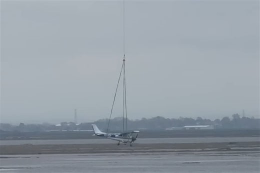 Watch plane which crash landed near to BAE Systems Aerodrome be removed by helicopter