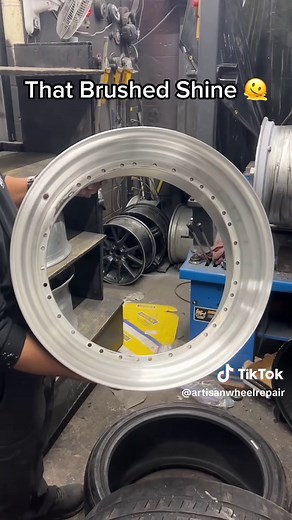 Two-Piece Wheel Repair: Curb Rash Restoration