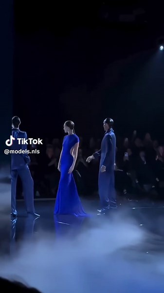 NEW! Vittoria Ceretti closing Tom Ford SS26. #vittoriaceretti #catwalk #runway #models #nlsmodels