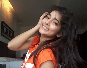 Vartika Jha Wiki, Age, Boyfriend, Family, Biography & More - WikiBio
