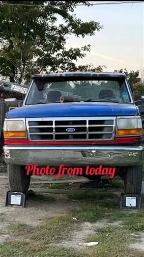 1992 Ford F150 Xl with sun visor/roof visor