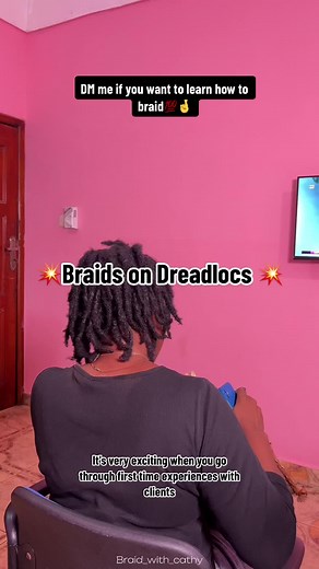 • Can I get braids on my locs? Yes •Can you hide my Locs completely? That depends on how your locs have formed. •Can I get knotless instead? Yes but your locs determines that. •Would braiding on my locs ruin my hair? Depends on the braider and the installation method. •Would it feel heavy? You’ll feel the difference. •Does it hurt?? This is very relative . But I say just a little tension. #braidwithcathy #braidwithcathyinaccra #boxbraidsoverdreadslocs #locsbraids #dreadlockshairstyle #braidingha