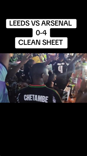 Arsenal Beats Leeds: 4-0 Victory Celebration