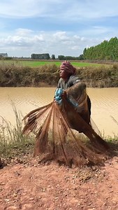Incredible throw cast net and ca.tch fish #rural #outdoors #fishing #fishinglife #smallfish #gonefishing | Nimit Village