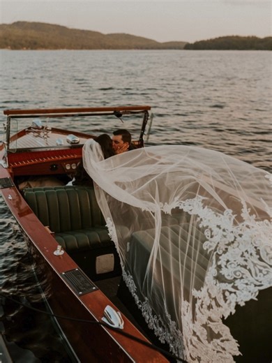 🏔️ VENDOR SPOTLIGHT: The Lodge at Schroon Lake! 🏔️ Adirondack dream weddings start HERE! Make forever memories with breathtaking mountain views, lakefront ceremonies, and a full wedding weekend experience at one of the Capital Region's most stunning venues! ✨ Four-season beauty 🏔️ Multiple ceremony & reception spaces 🌲 Complete wedding weekend accommodations 💍 Storybook setting in the heart of the Adirondacks 🎉 Flexible options for intimate to grand celebrations Every season offers a uniqu