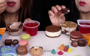【Kim&Liz】吃巧克力、马卡龙、冰淇淋