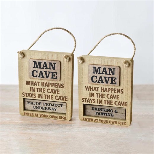 🪵✨ MAN CAVE WOODEN SIGN – 15CM ✨🪵 The finishing touch every man cave needs 🍻 Add character and personality to your space with this rustic wooden Man Cave sign. Featuring a natural wood finish and jute string hanger, it’s perfect for walls, doors, sheds, or that all-important personal retreat 🏠✨ Simple, bold, and effortlessly stylish — a must-have for creating a space that’s truly your own 🔨🖤 ▫️ Rustic wooden man cave sign ▫️ Natural wood tone with bold design ▫️ Includes jute string for ea
