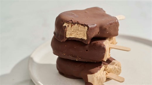 Peanut butter cup yogurt popsicles recipe