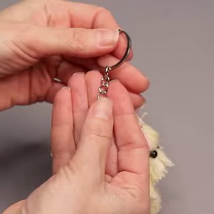 Le chien le plus mignon est facile à faire avec des fils à tricoter ! | Miarti - Idées créatives