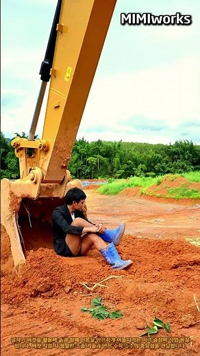 Excavator Bucket Transfer Methods and Precision Heavy Equipment Control Techniques #worker #proce...