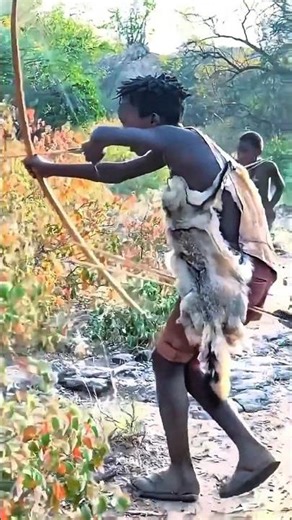 One Shot Kill! African Hunter’s Arrow Drops the Deer Instantly.#shorts #wildlife #deerhunting