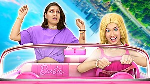 1M views · 14K reactions | *ide buruk* saya membantu barbie lolos dari rumah impian! Perjuangan kehidupan nyata oleh la la life | Dunia La La | Facebook