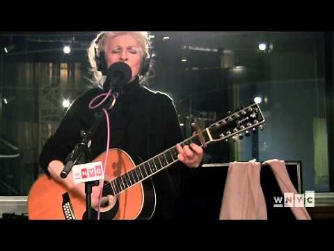 Judy Collins "Both Sides Now" Live on Spinning on Air