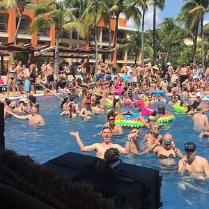 67K views · 1.3K reactions | I’ve never played to a swimming pool before. Ridiculous amount of fun. Thank you all so much! ❤️ | Ott. | Facebook