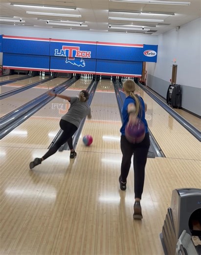 Cool tricks 😎🪄 | Louisiana Tech Bowling