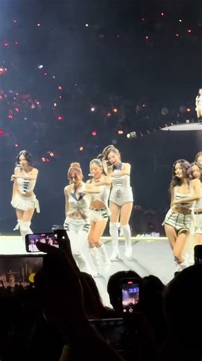 'Set me free' twice Dallas day 2 ☺️☺️#twice #kpop #fyp #foryou #dance #fy #fancam