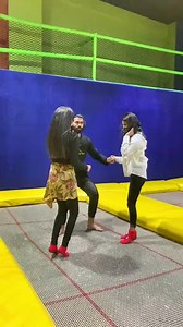 37K views · 1.3K reactions | Kesa diya couple move ✨️.  홎홪홗홨환홧홞홗홚 홤홣 화홤홪홏홪홗홚 | 홟홪홢홥 홬홞황홝 홖홖홙홞 #viral #coupleloves #shorts #trending #lovestatus | Jumpwith Aadi | Facebook