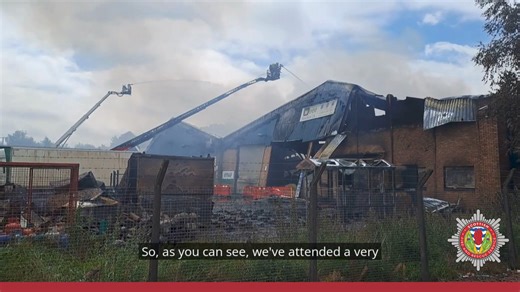 ❗️INCIDENT UPDATE❗️ - Here is the latest from the scene of the ongoing fire at a recycling plant in Linwood, from the current incident commander, Station Commander Kenneth McCartney. More on our website - https://www.firescotland.gov.uk/news/updated-statement-large-scale-fire-at-a-commercial-building-burnbrae-road-paisley/ | Scottish Fire and Rescue Service