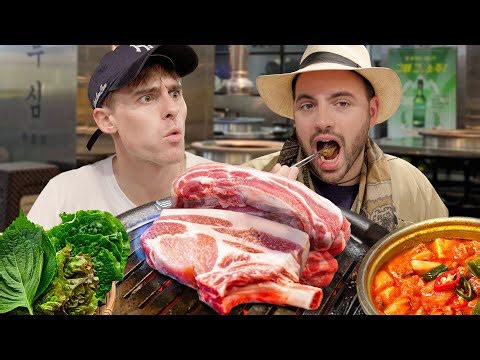 Korean Englishman tastes Jeju’s legendary black pork: ultimate culinary adventure!