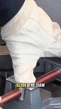 Étau d’établi 3 axes – Orienter sa pièce dans toutes les positions | Pelicraft